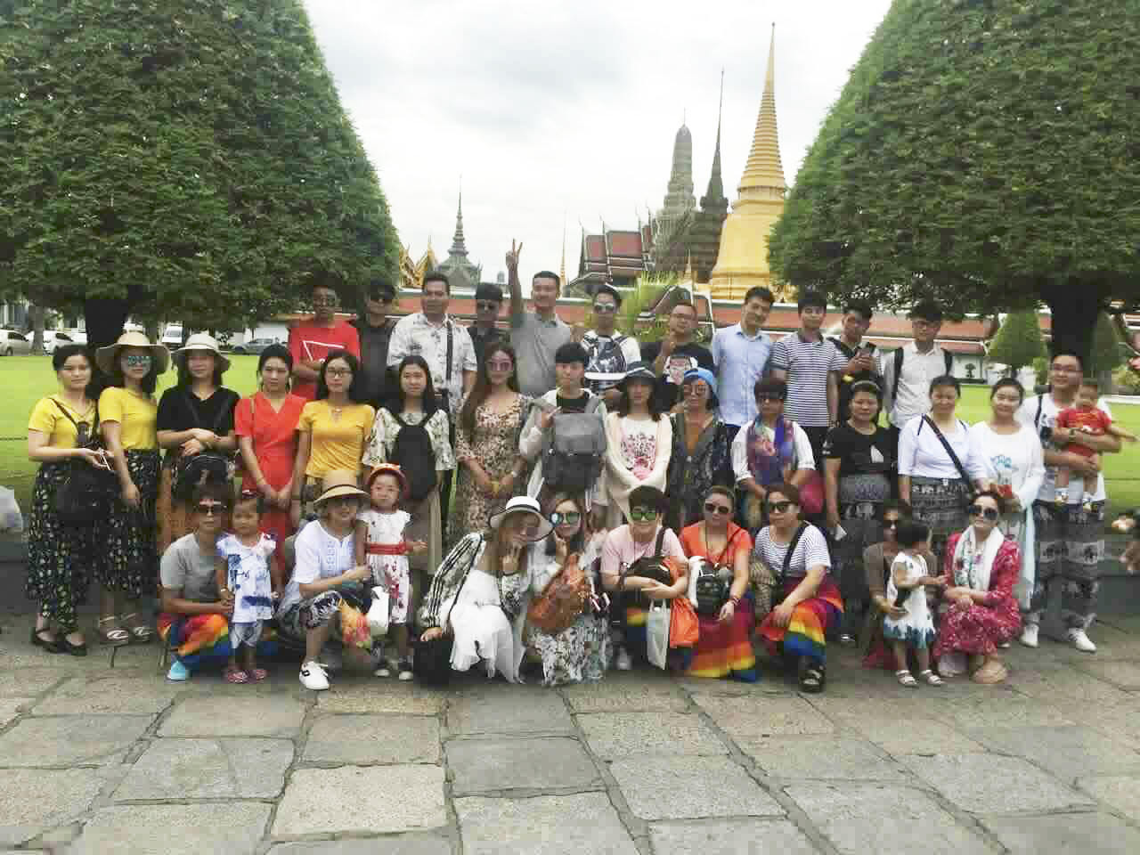 塔孜公司七月组织赴泰国旅游