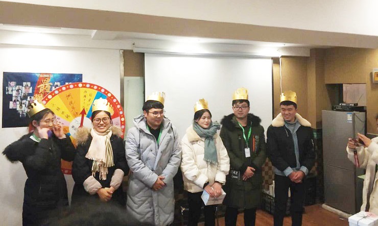 平安夜&圣诞节，塔孜给小伙伴们“交换礼物、传递真情”